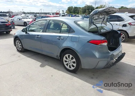 2022 Toyota Corolla Le z USA, uszkodzony, nr VIN JTDEPMAE2NJ202701